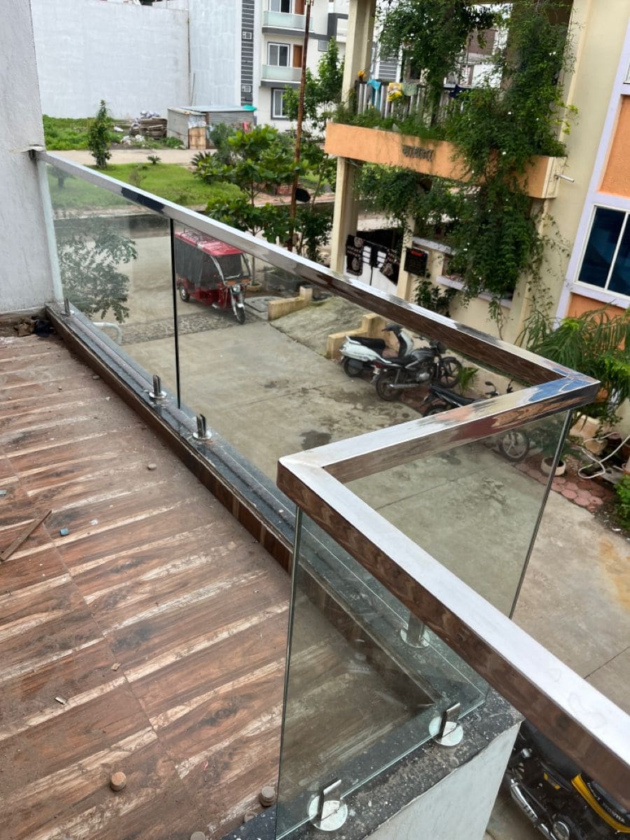 Glass Railing Staircase 4